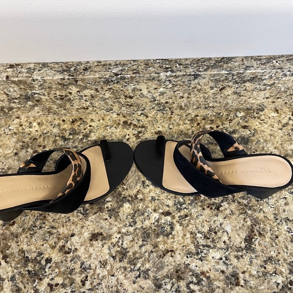 NWOB Veronica Beard Zuri Toe Ring Leopard Black Suede Sandals Heels Size 7M - Picture 11 of 13